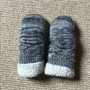 Amazon Cozy Gray and White Knit Booty Slippers for infant/toddler